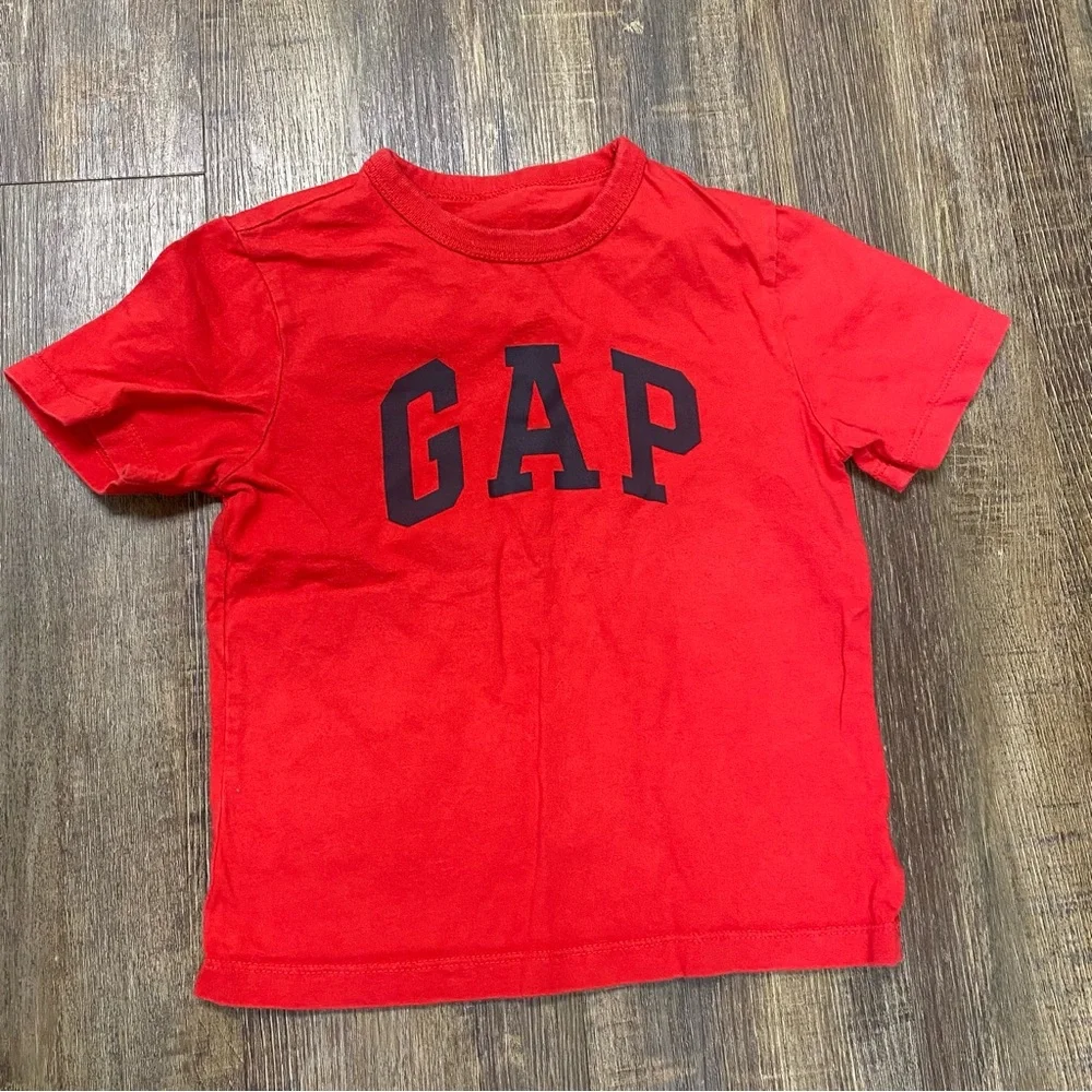 GAP red gray